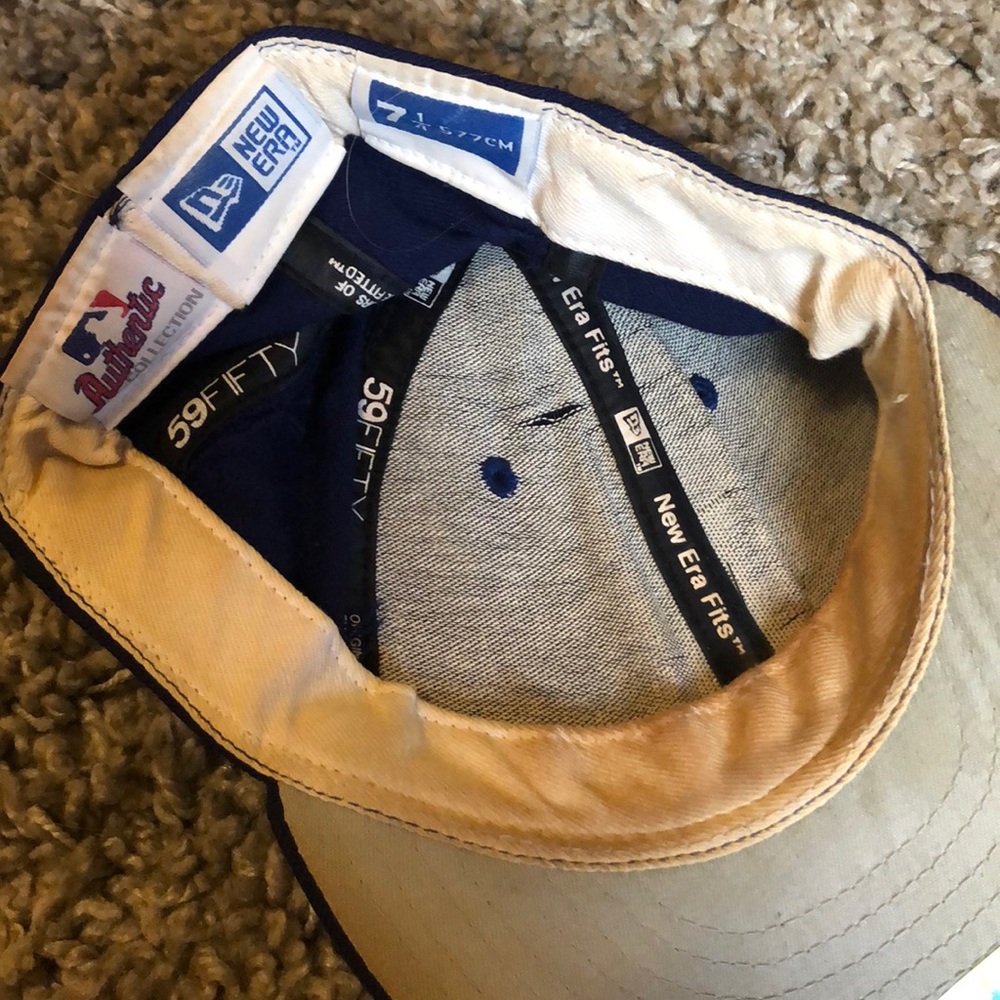 LA hat - Picture 2 of 2